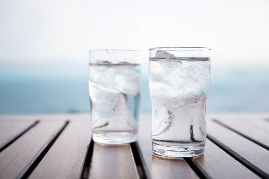 should-you-drink-cold-water-healthy-wellbeing