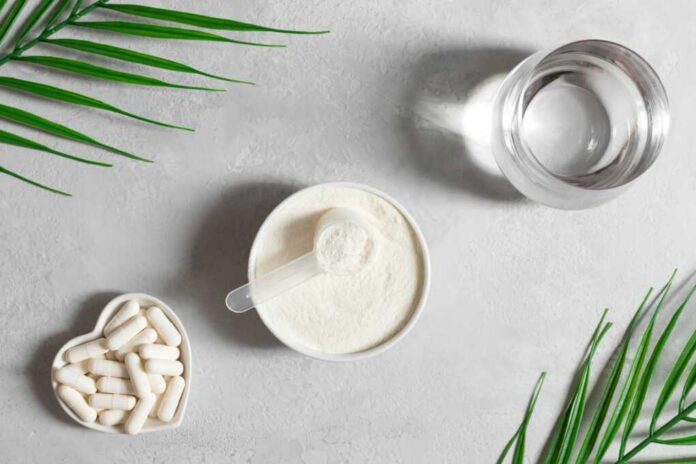 Collagen,Powder,In,A,Bowl,,Collagen,Capsules,And,A,Glass