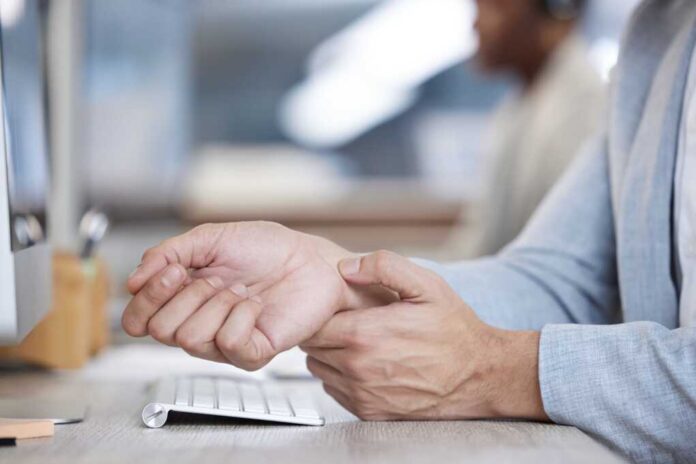 Business,Man,,Computer,And,Wrist,Or,Carpal,Tunnel,Pain,In