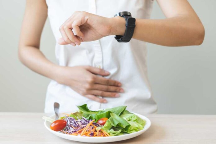 Intermittent,Fasting,,Health,Care,Asian,Young,Woman,Dietary,,Having,Stomach