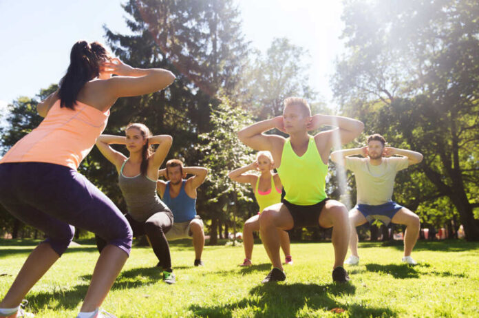 Fitness,,Sport,,Friendship,And,Healthy,Lifestyle,Concept,-,Group,Of